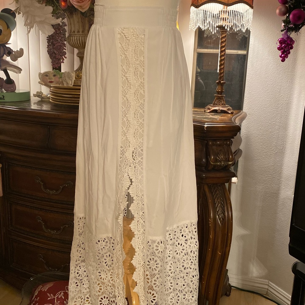 Never worn white lace Long Beach skirt